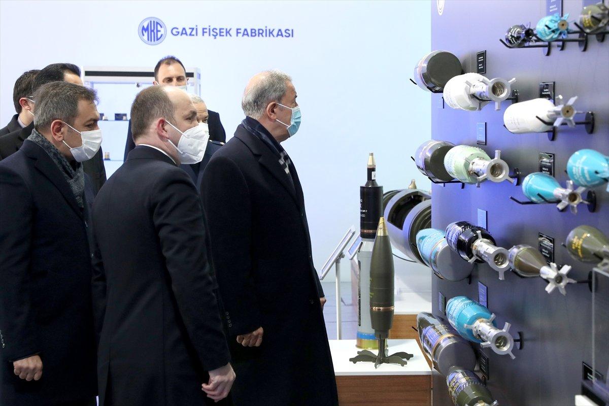 Hulusi Akar, MKEK Barutsan Roket ve Patlayıcı Fabrikasını gezdi