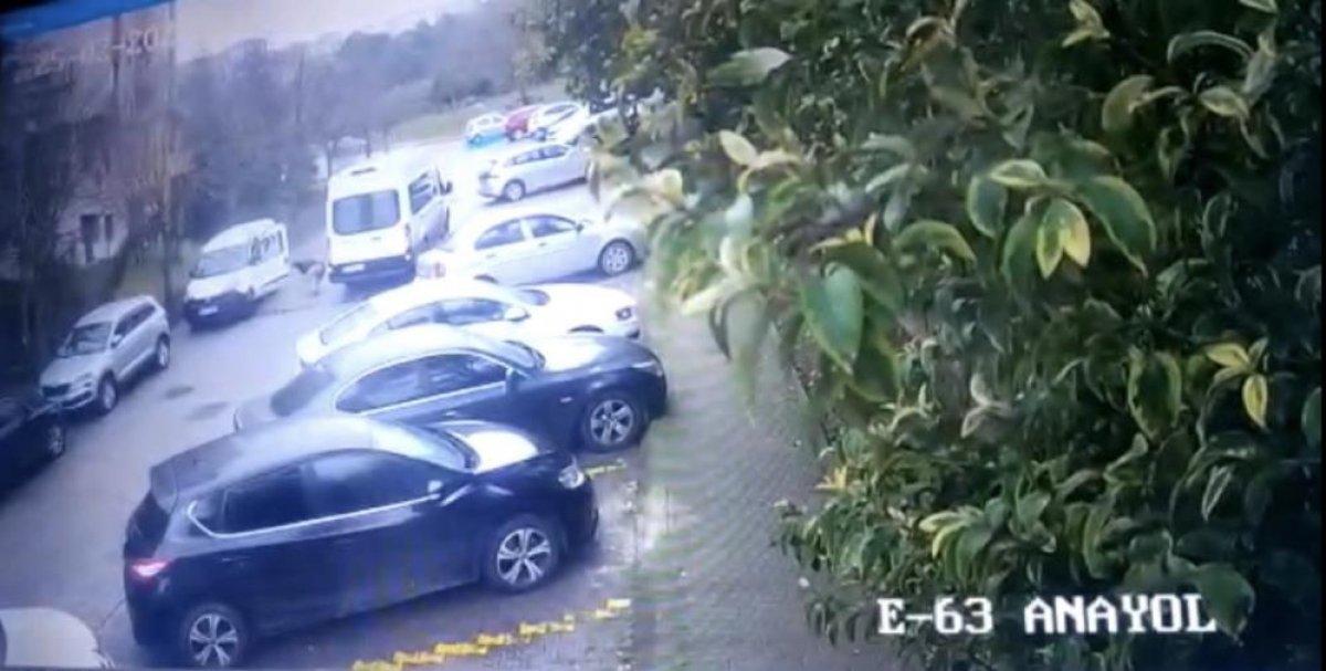 İstanbul'da geri manevra yapan sürücü yaşlı kadını sürükledi