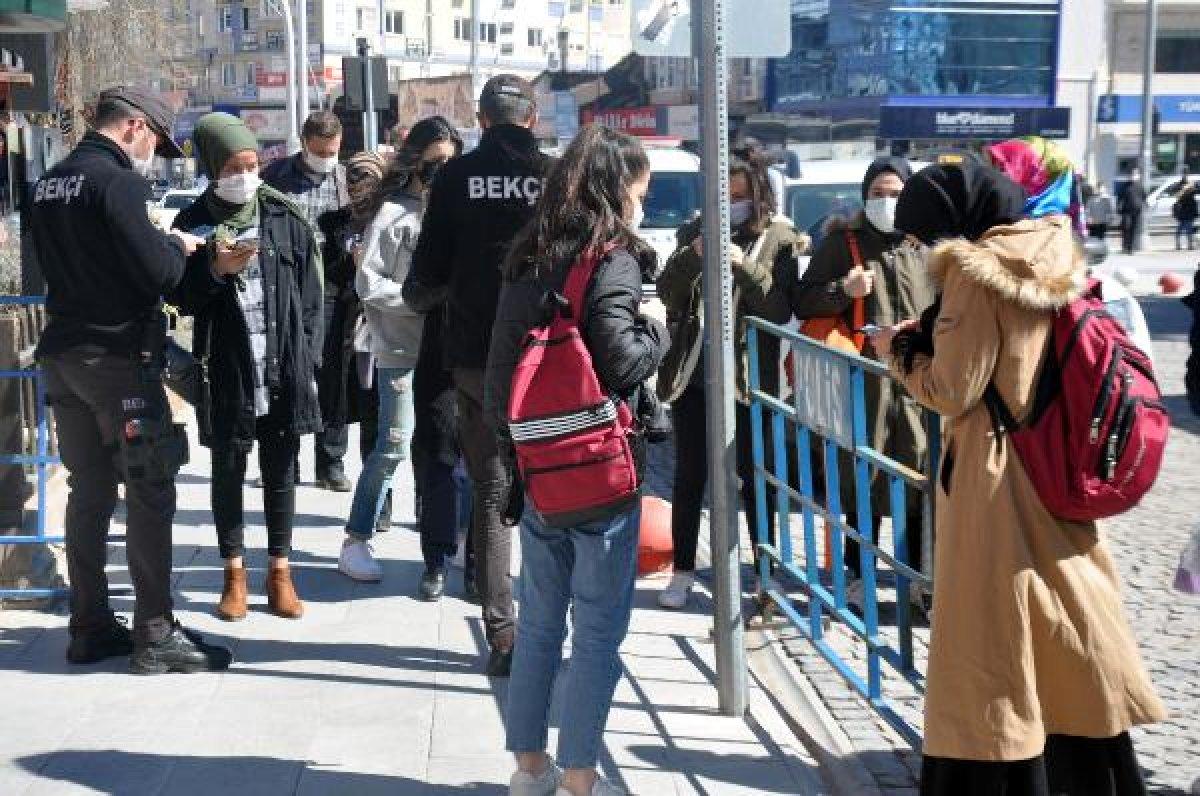 Karaman'da HES koduyla caddeye girmek istedi, temaslı çıktı
