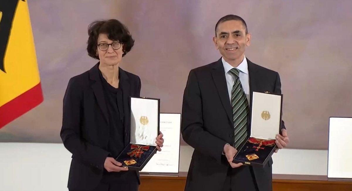 Özlem Türeci ve Uğur Şahin'e devlet nişanı verildi