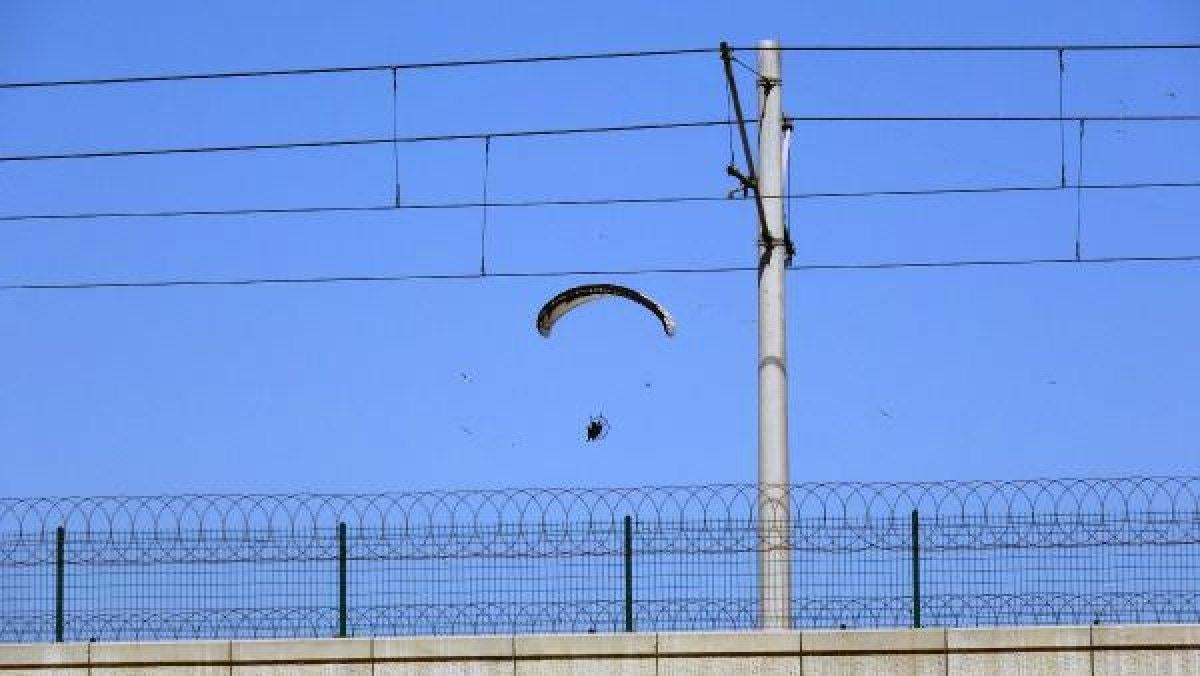Adana'da paramotor paniği