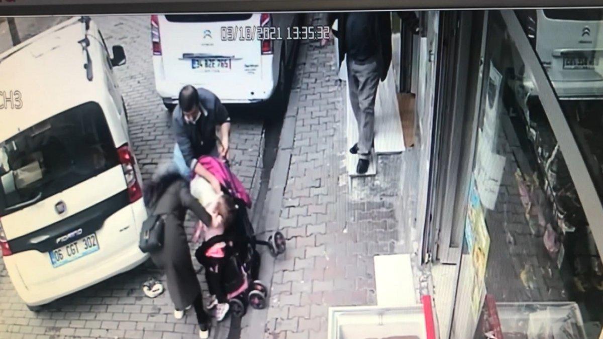 Bağcılar'da bebek arabası devrildi, sürücü son anda fark etti