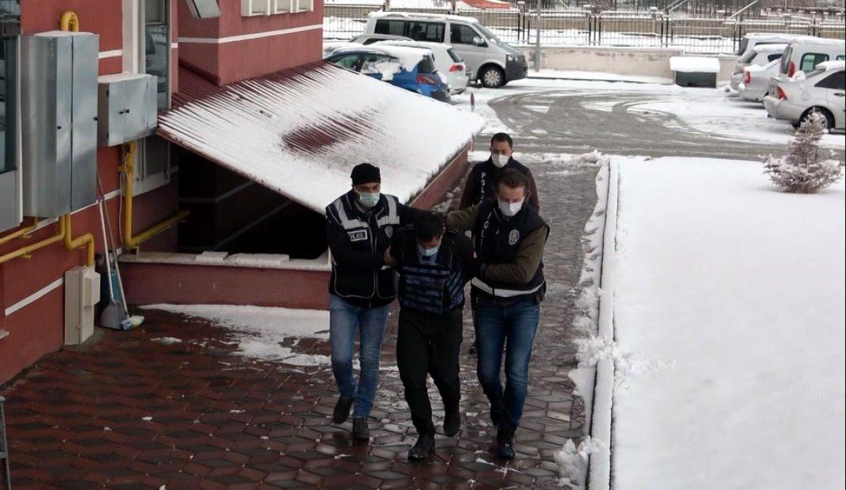 Van'da tartıştığı eşini öldürdü