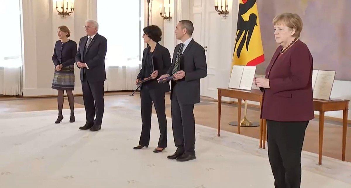 Özlem Türeci ve Uğur Şahin'e devlet nişanı verildi