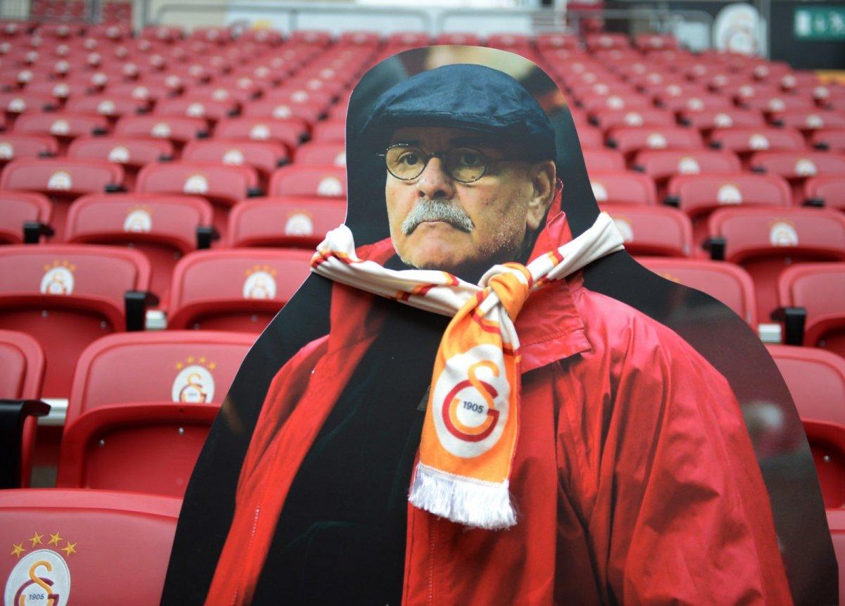 Galatasaray, Rasim Öztekin'i unutmadı