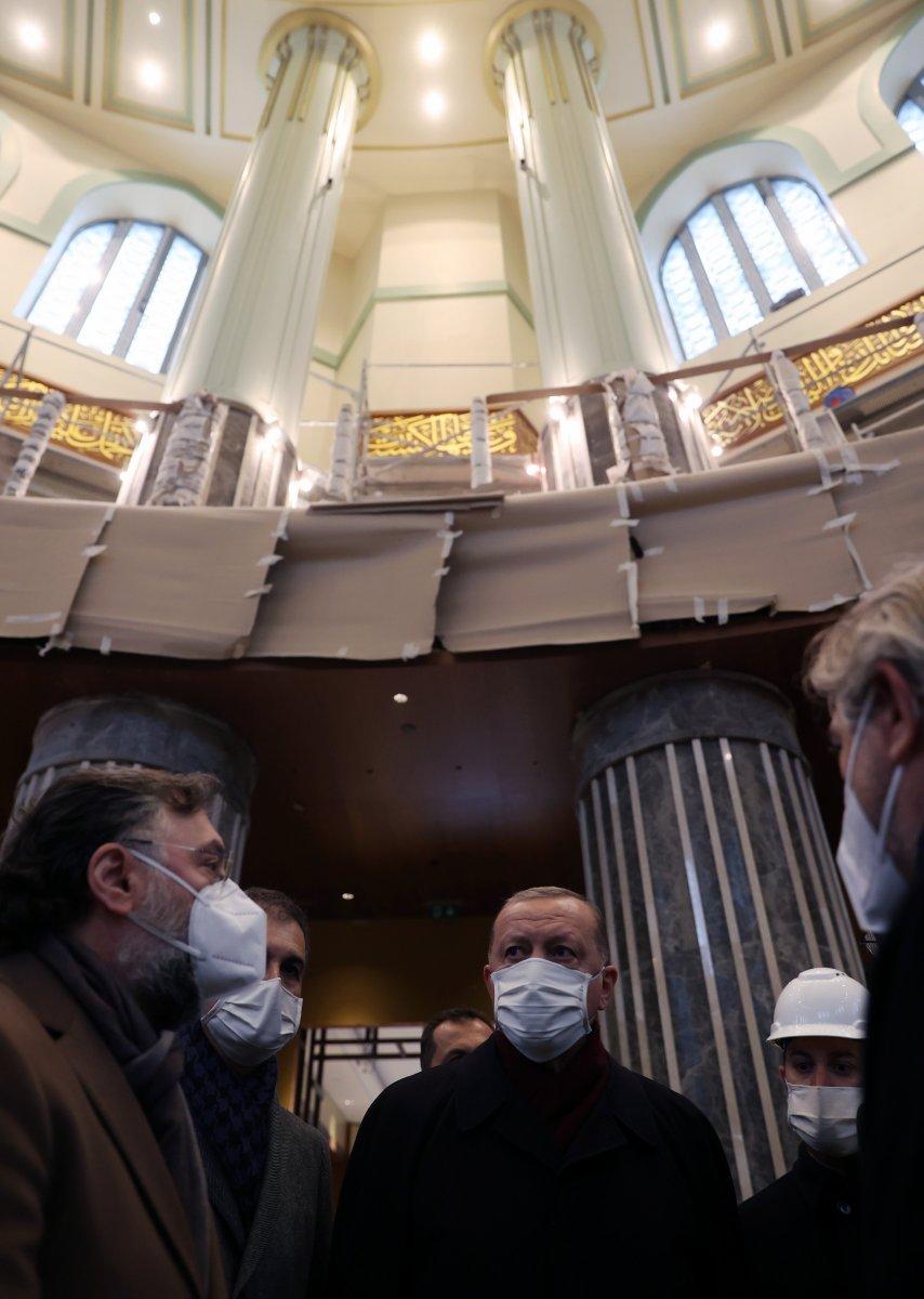 Cumhurbaşkanı Erdoğan, AKM ve Taksim'de yapımı süren camiyi inceledi