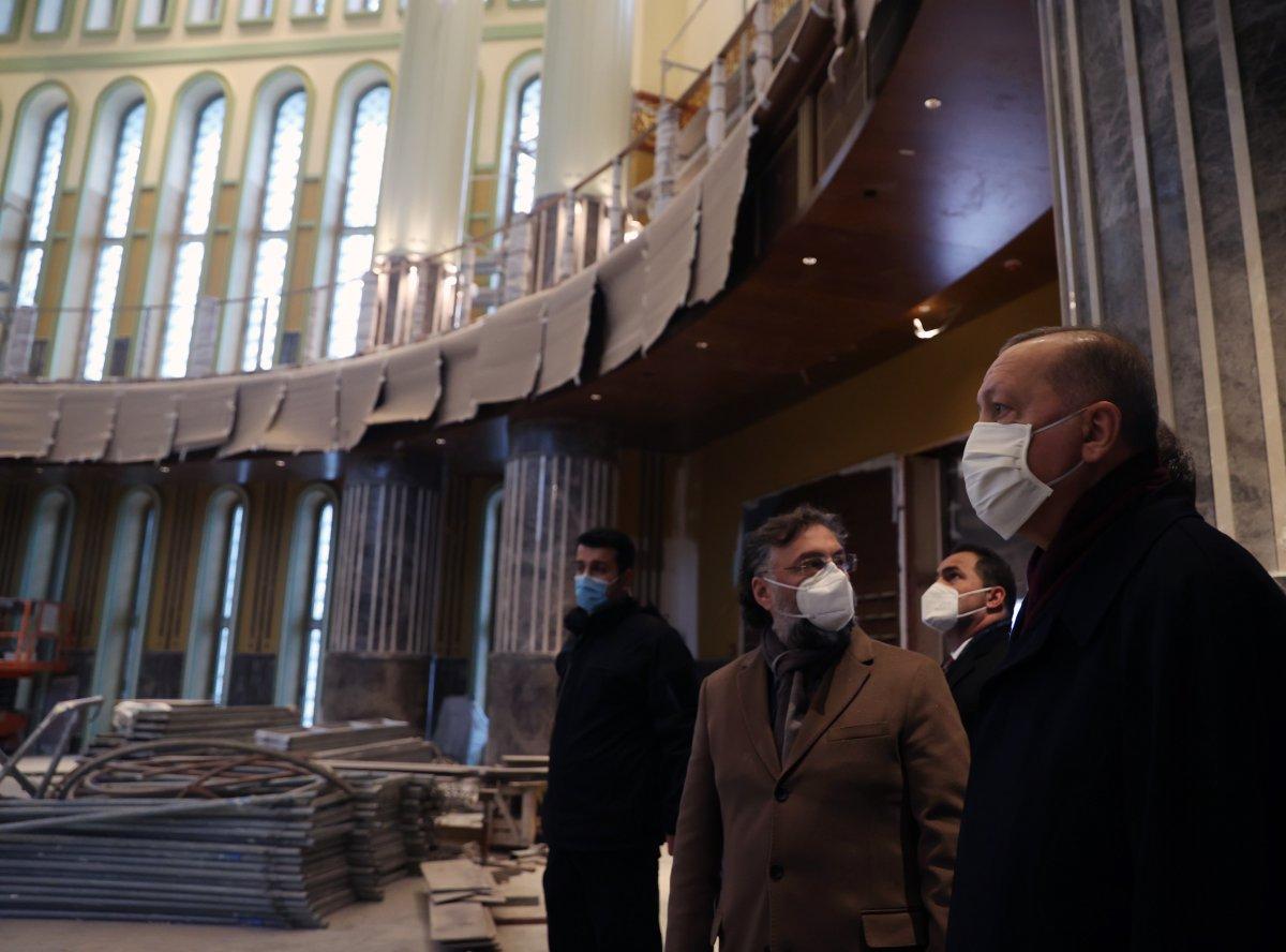 Cumhurbaşkanı Erdoğan, AKM ve Taksim'de yapımı süren camiyi inceledi