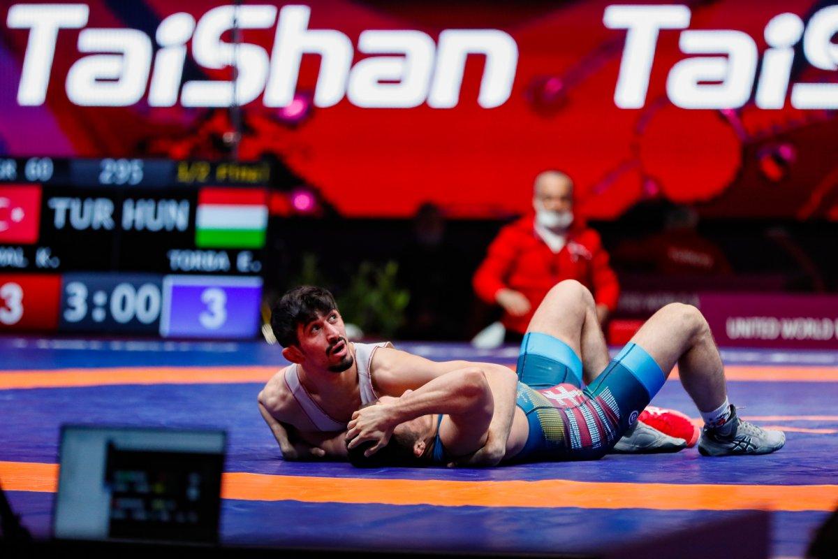 Milli güreşçi Kerem Kamal, Tokyo Olimpiyatları'na gidiyor