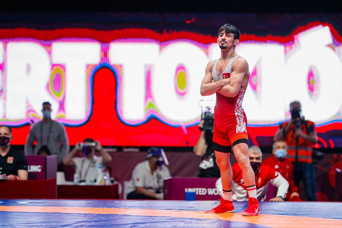 Milli güreşçi Kerem Kamal, Tokyo Olimpiyatları'na gidiyor
