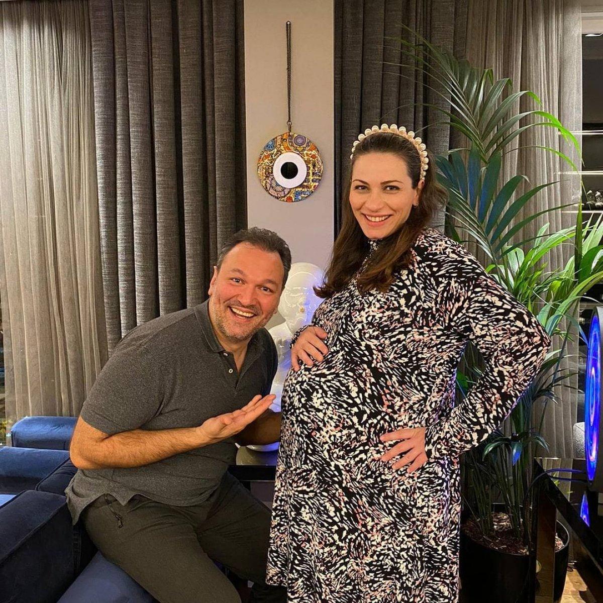 Koronavirüse yakalanan Ali Sunal, hastaneye kaldırıldı