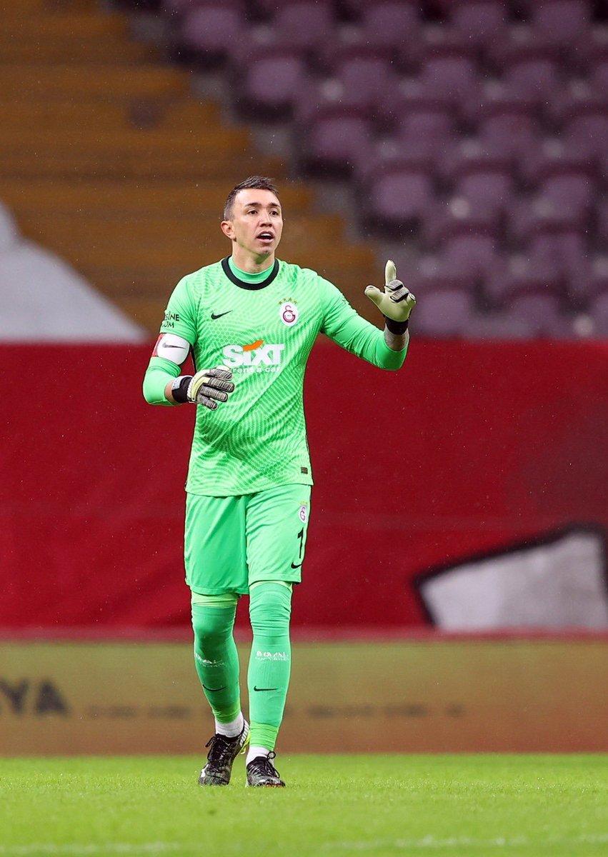 Savunma hataları Muslera'yı da etkiledi