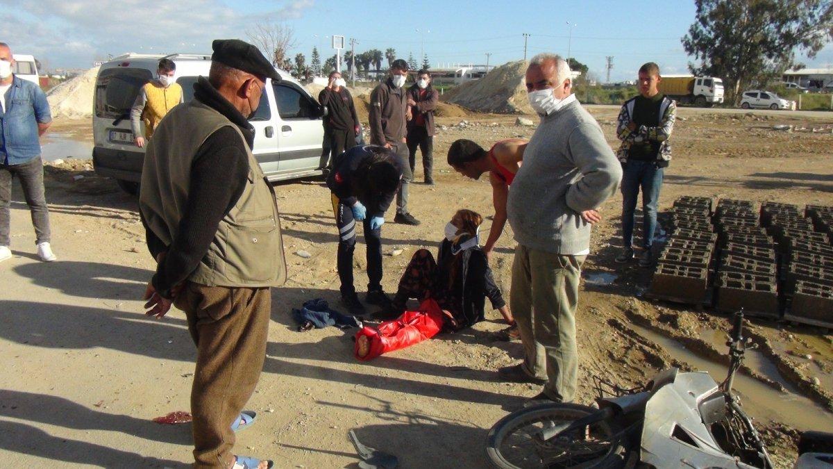 Antalya'da drift yapan çocuk sürücü kalabalığın arasına daldı