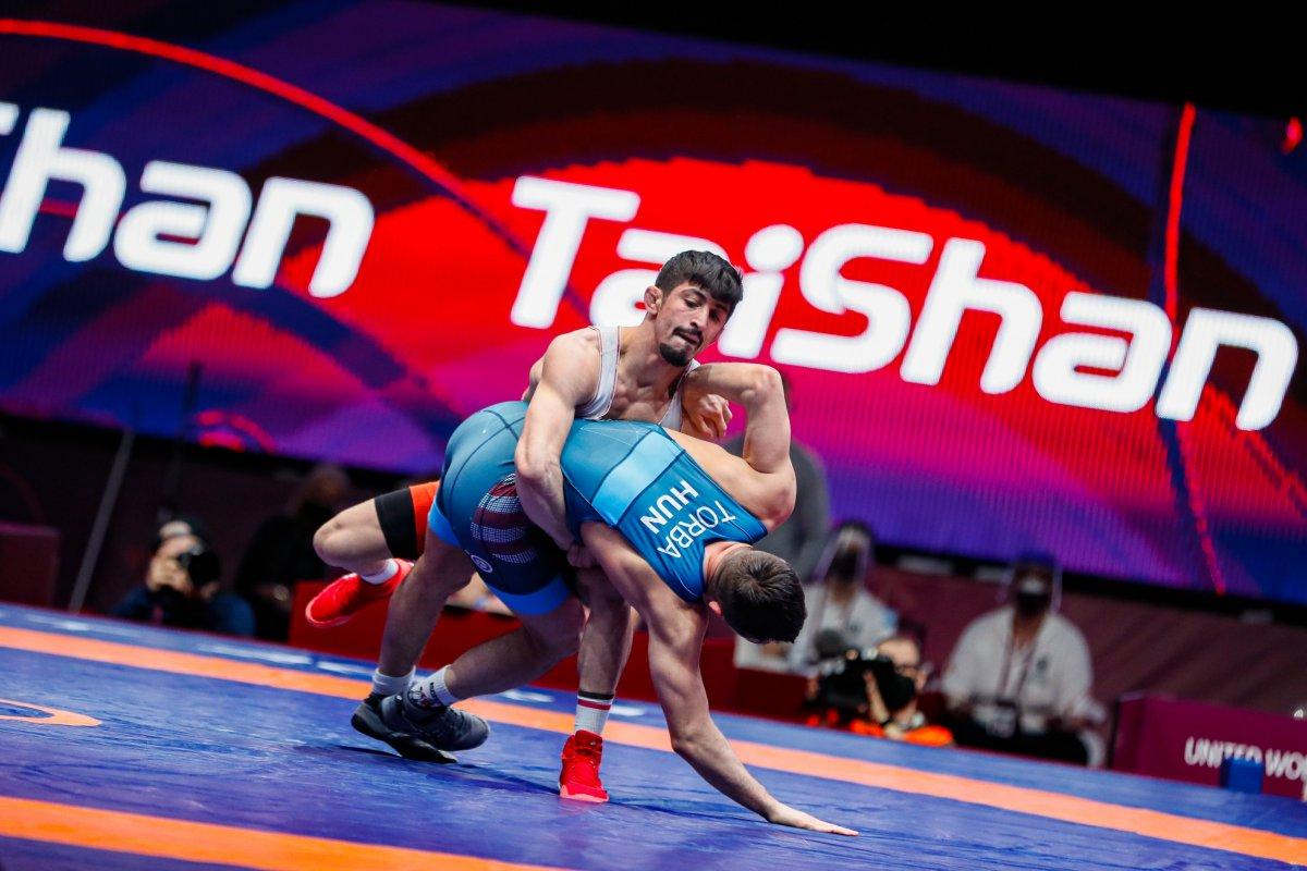 Milli güreşçi Kerem Kamal, Tokyo Olimpiyatları'na gidiyor