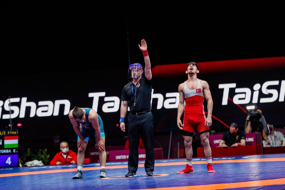 Milli güreşçi Kerem Kamal, Tokyo Olimpiyatları'na gidiyor