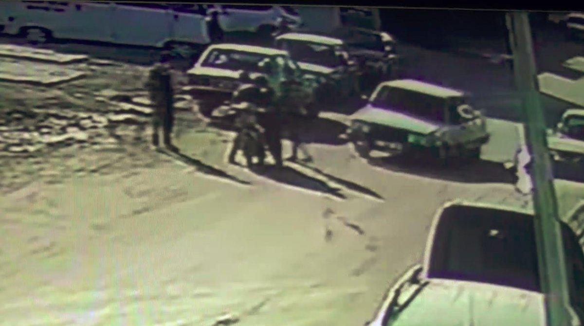 Antalya'da drift yapan çocuk sürücü kalabalığın arasına daldı