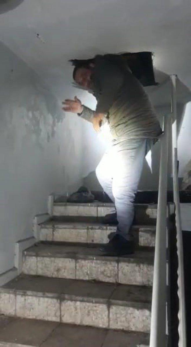 Adana'da saklandıkları terasta yakalandılar