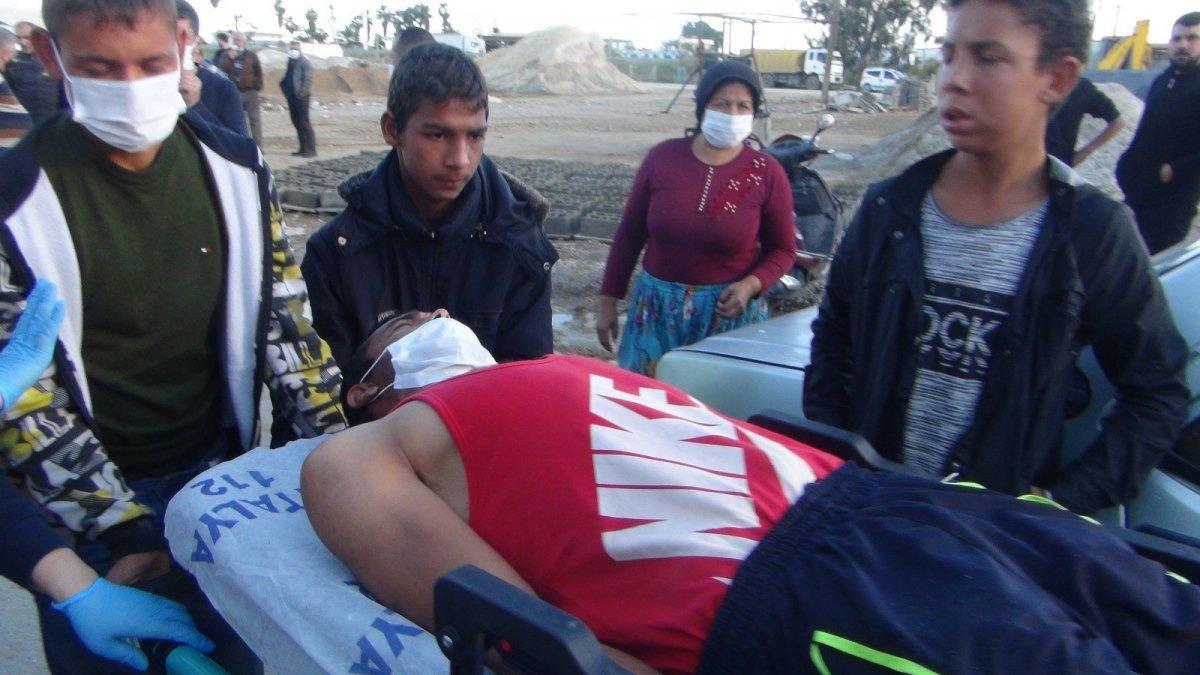 Antalya'da drift yapan çocuk sürücü kalabalığın arasına daldı