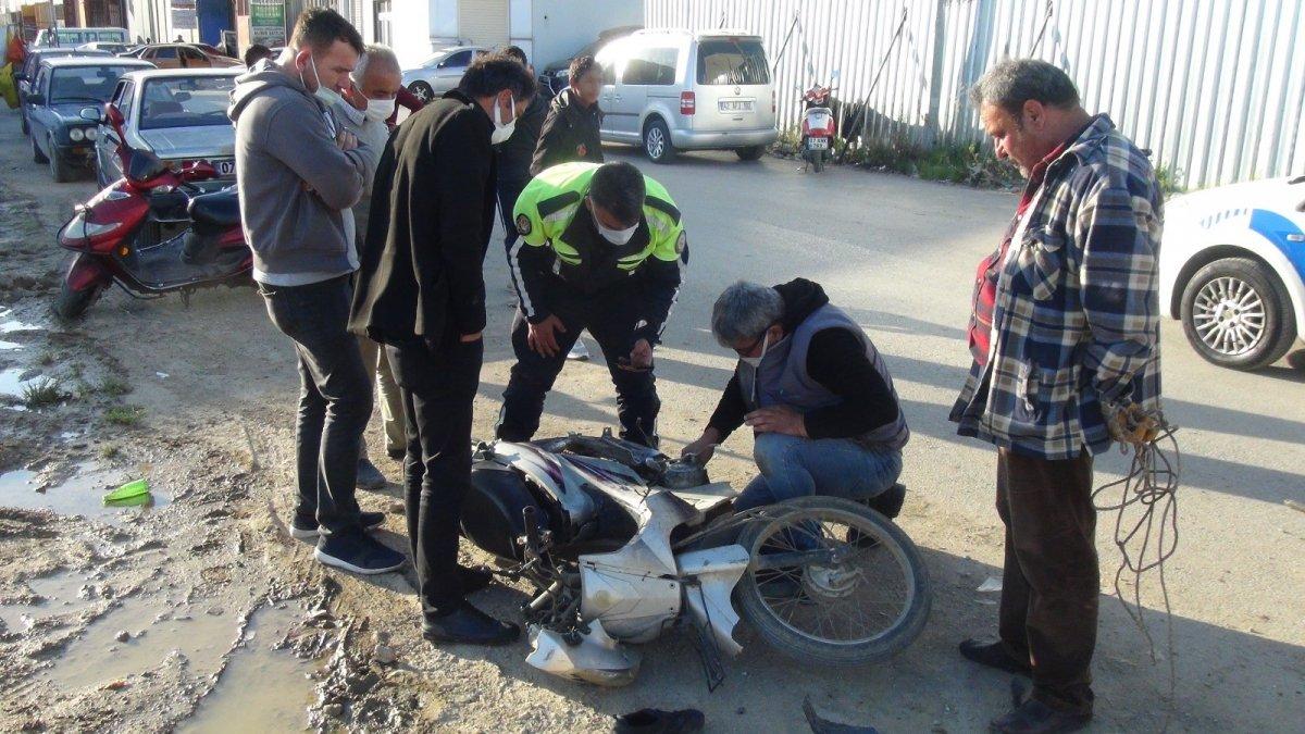 Antalya'da drift yapan çocuk sürücü kalabalığın arasına daldı