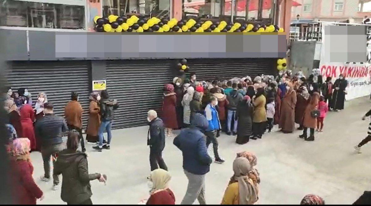 Diyarbakır'da 'indirim' izdihamı