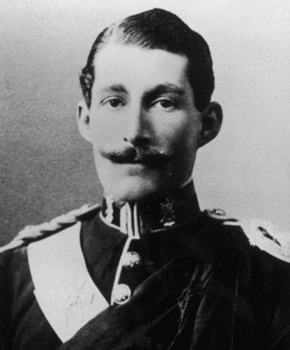 Kraliçe Elizabeth, köpeğine savaşta ölen amcası Fergus'un adını verdi