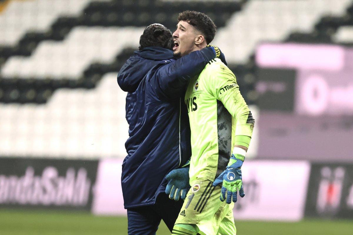 Altay Bayındır maç sonu gözyaşlarını tutamadı