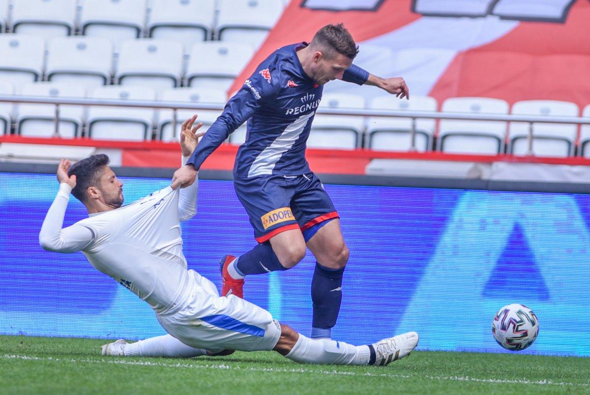 Antalyaspor, BB Erzurum'u 3 golle mağlup etti