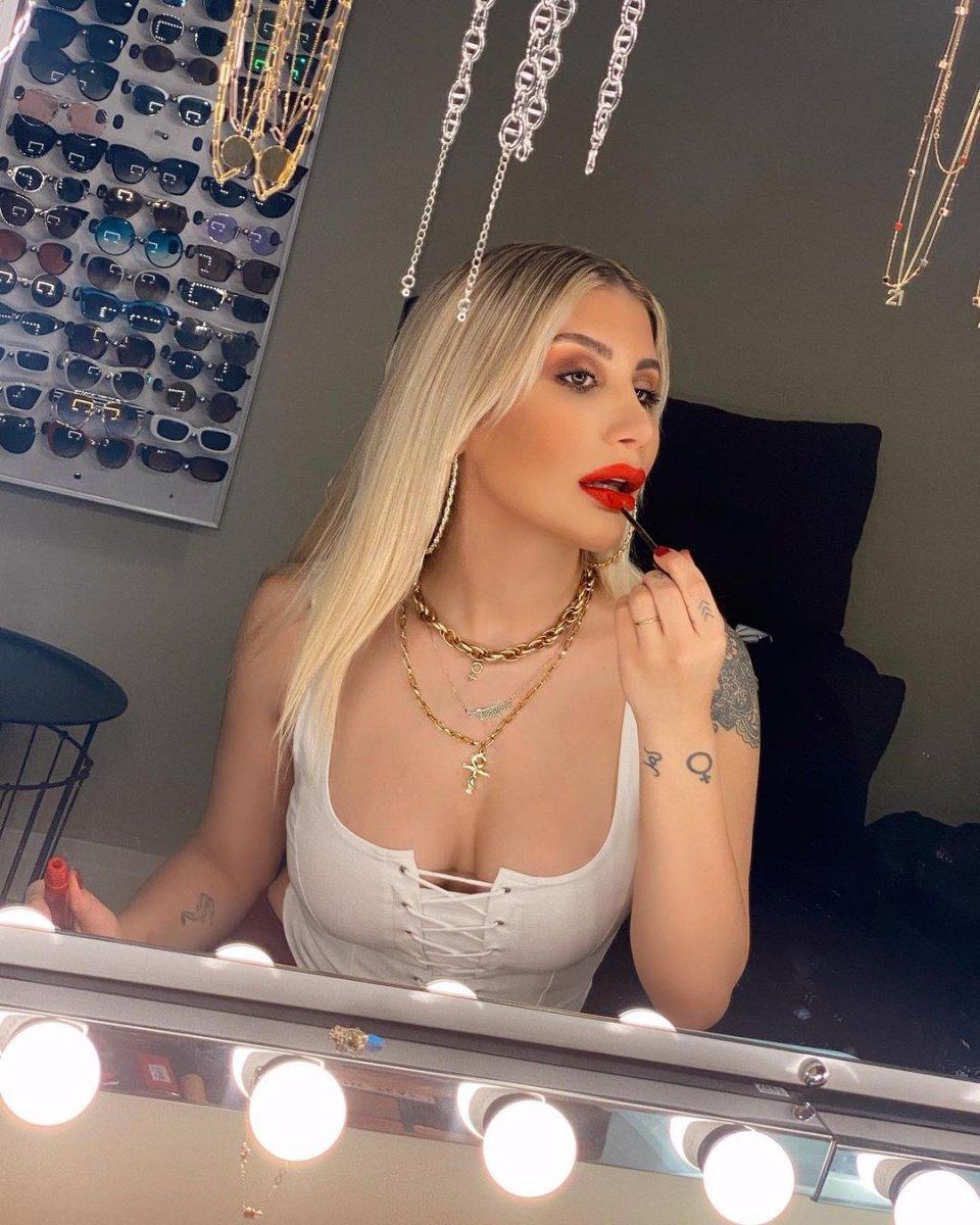 İrem Derici'den doğum gününe özel dans şov