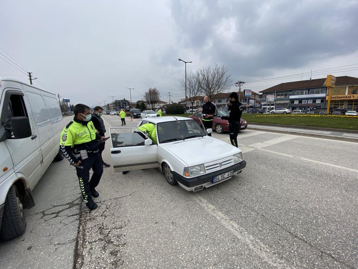 Düzce'de modifiye sevdası trafikten men ettirdi