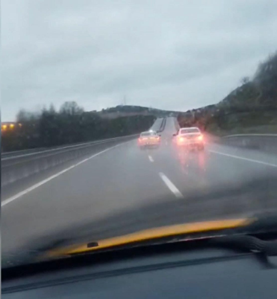 Şile'de yolu paylaşamayan sürücüler kamerada