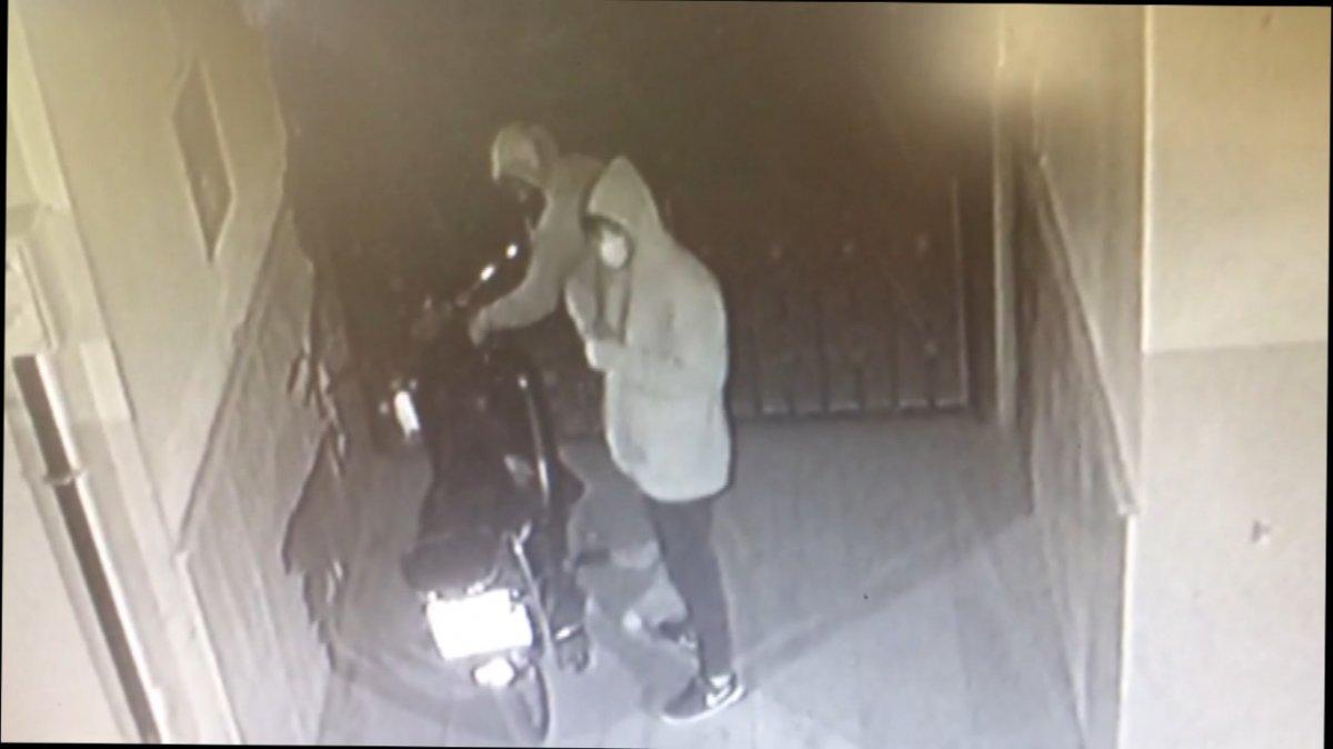 Mersin'de motosiklet hırsızları kamerada