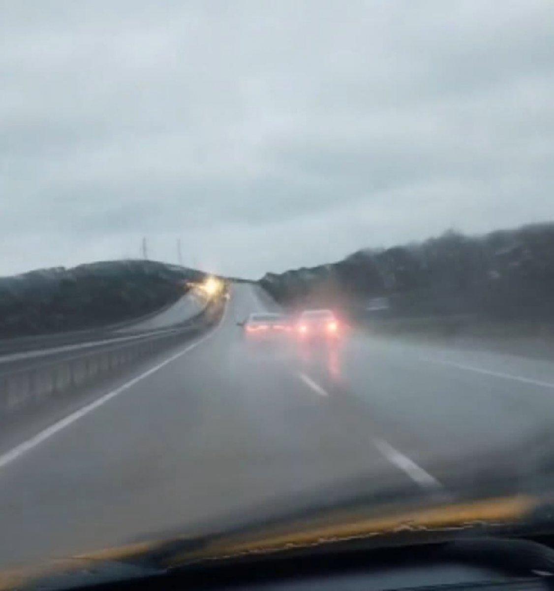 Şile'de yolu paylaşamayan sürücüler kamerada