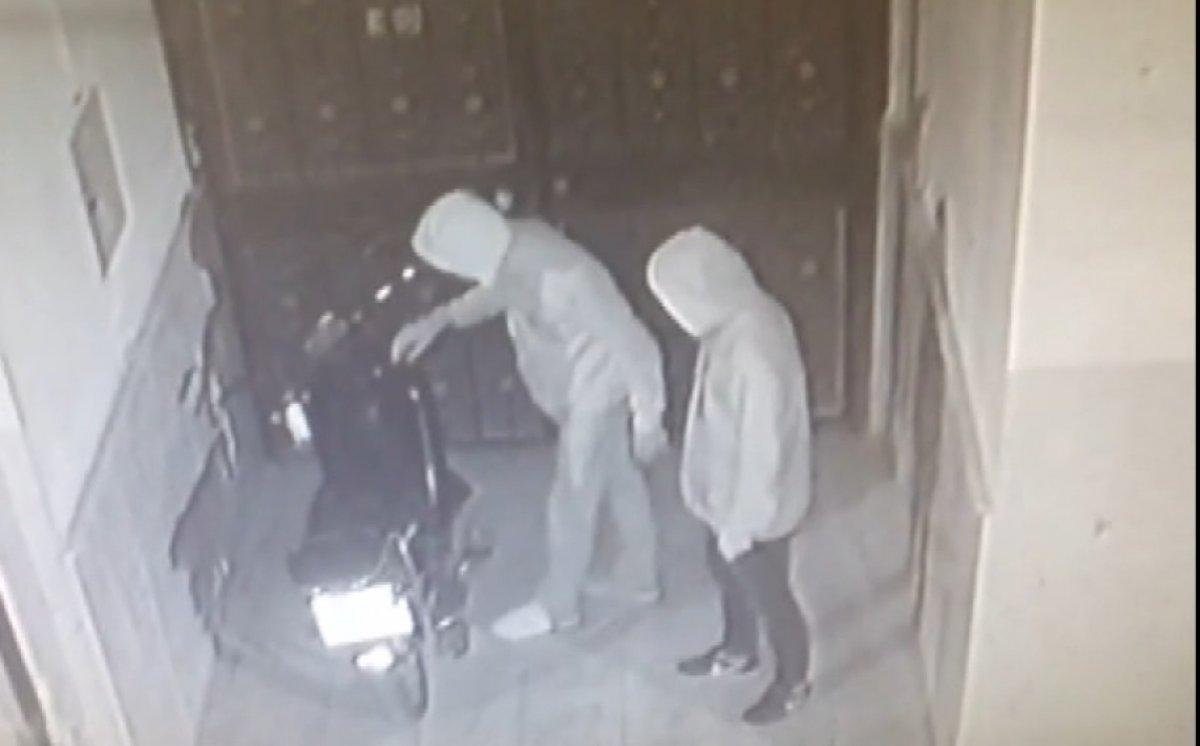 Mersin'de motosiklet hırsızları kamerada