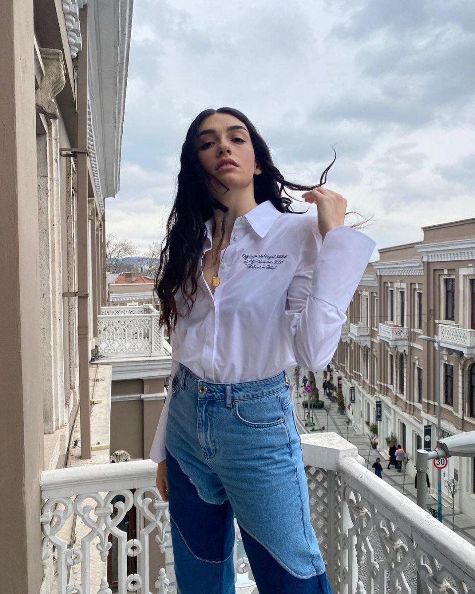 Hazar Ergüçlü: Onur’dan provokatif olmayı öğreniyorum