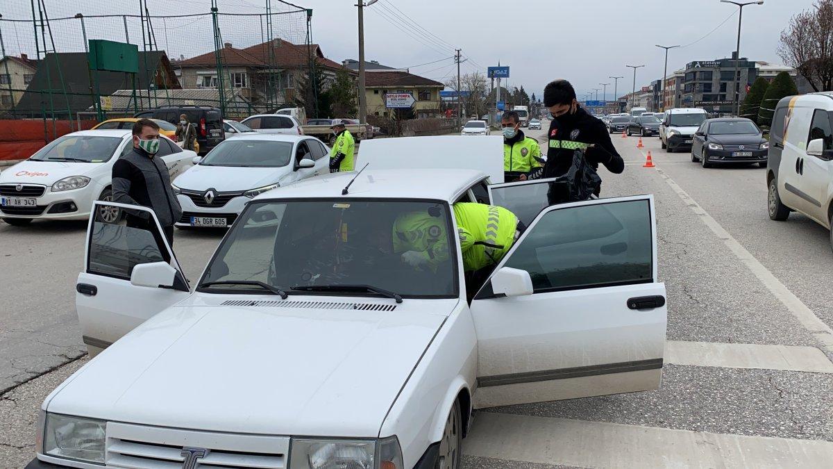 Düzce'de modifiye sevdası trafikten men ettirdi