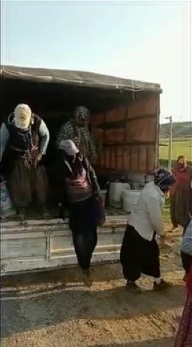 Adana'da denetime takılan kamyon kasasından 27 kişi çıktı