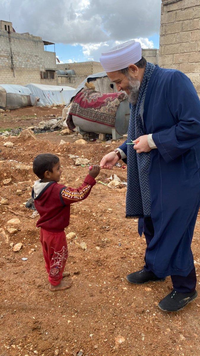 Saker Vakfı, Müslümanlara yardım eli uzatmaya devam ediyor