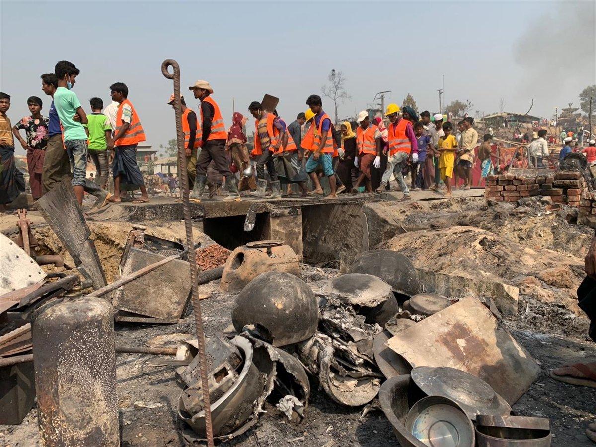 Bangladeş’te Arakanlı mültecilerin kampında yangın çıktı