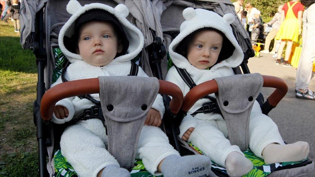 Her 30 gebelikten biri ikiz doğumla sonuçlanıyor