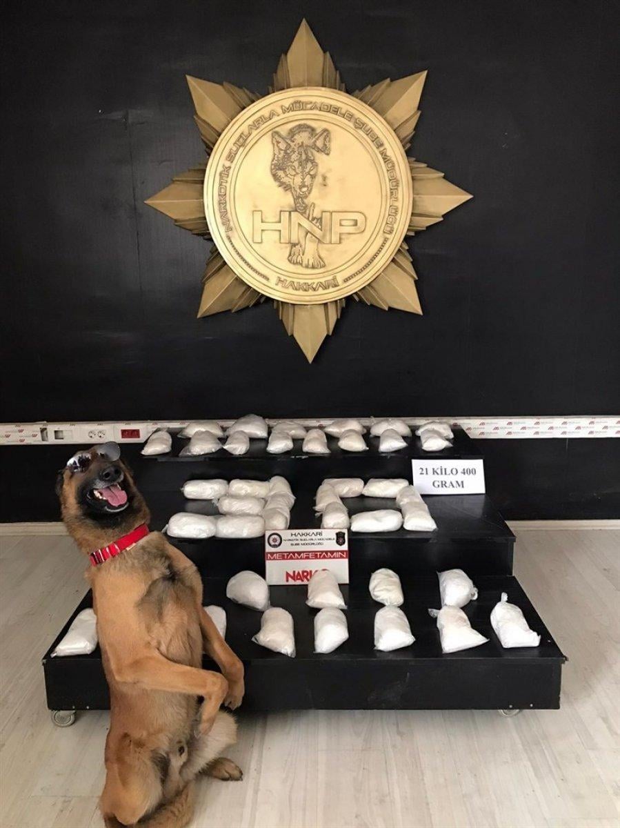 Hakkari’de aracın benzin deposundan metamfetamin çıktı