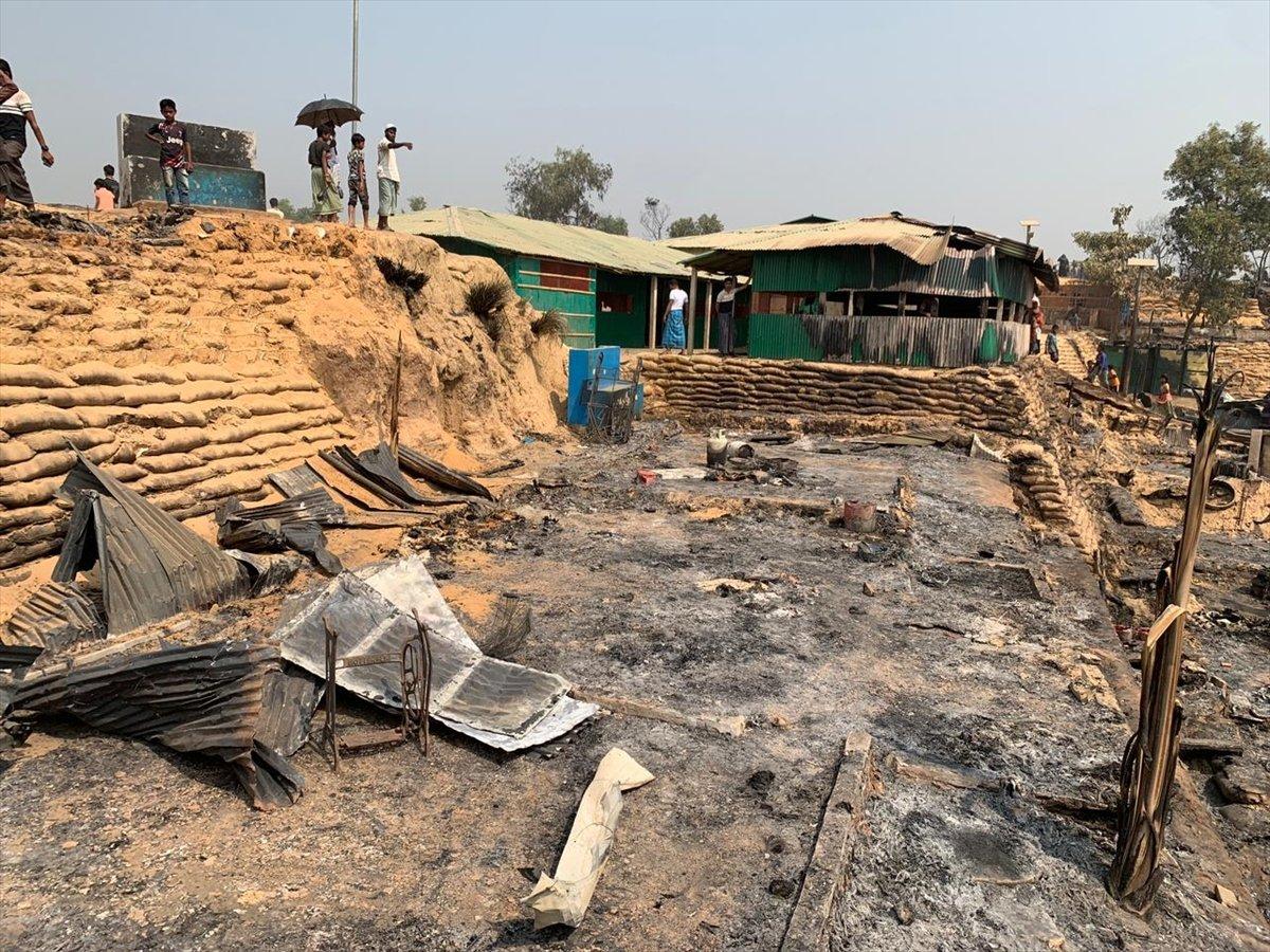 Bangladeş’te Arakanlı mültecilerin kampında yangın çıktı