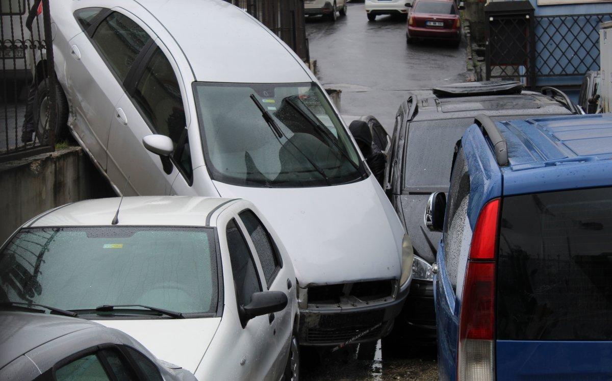 Beylikdüzü’nde aracın otoparka uçtuğu anlar