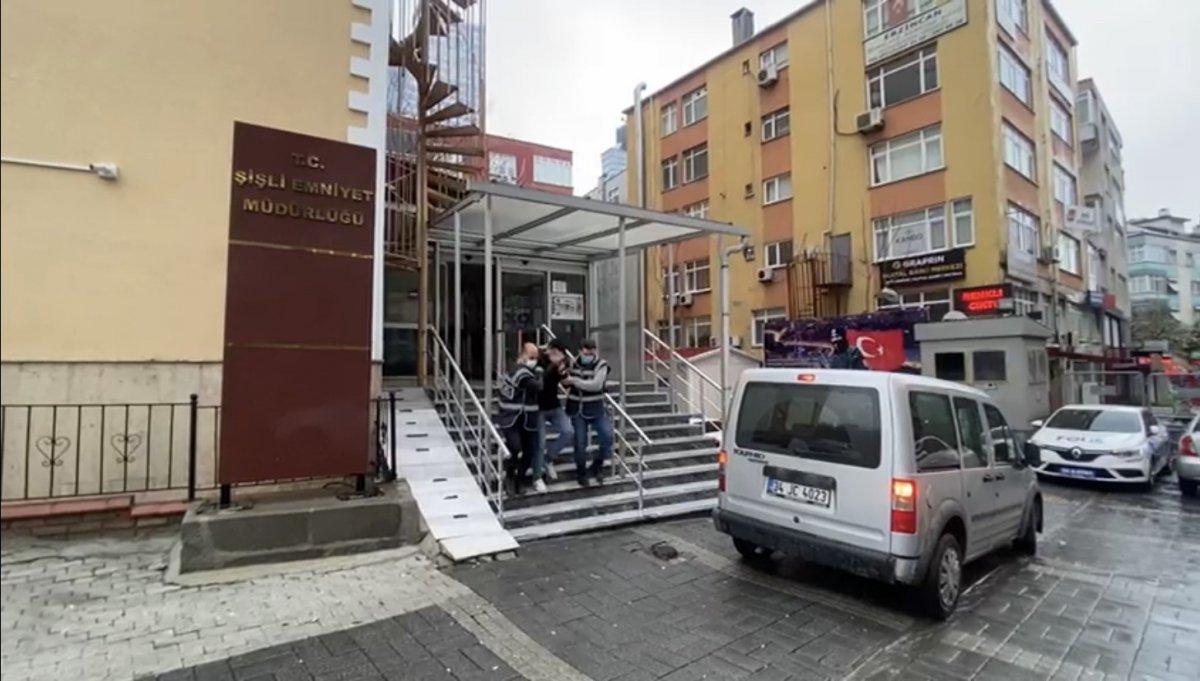 Şişli'de çantası alınmak istenen kadının gaspçılara karşı mücadelesi