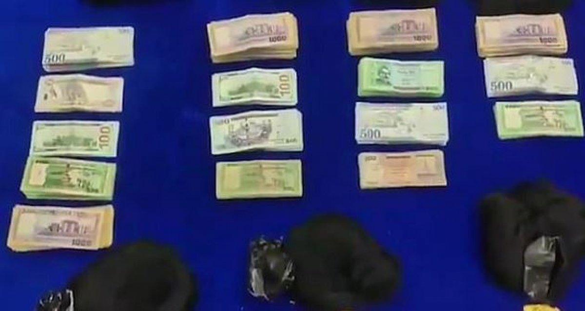 Hindistan'da kaçakçılar, peruklarında altın kaçırmak isterken yakalandı