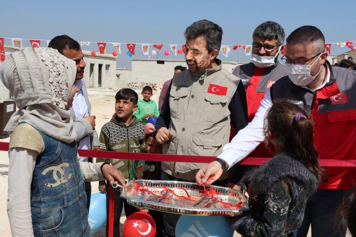 Binali Yıldırım’dan İdlibli mültecilere ev desteği