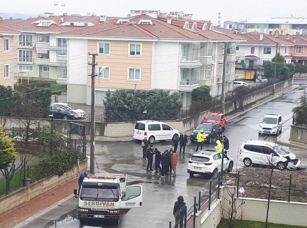 Sakarya’da takla atan cipin içinden sağlam çıktı
