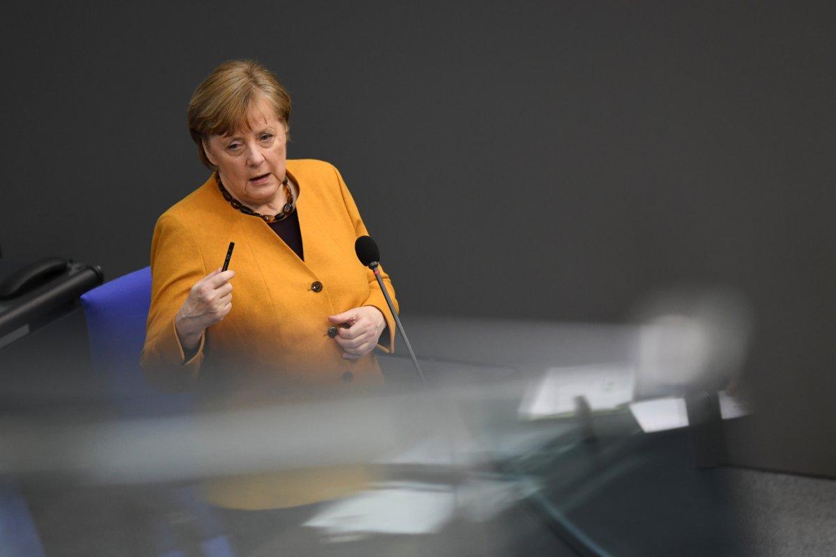 Angela Merkel, Paskalya Bayramı tedbirlerinde geri adım attı