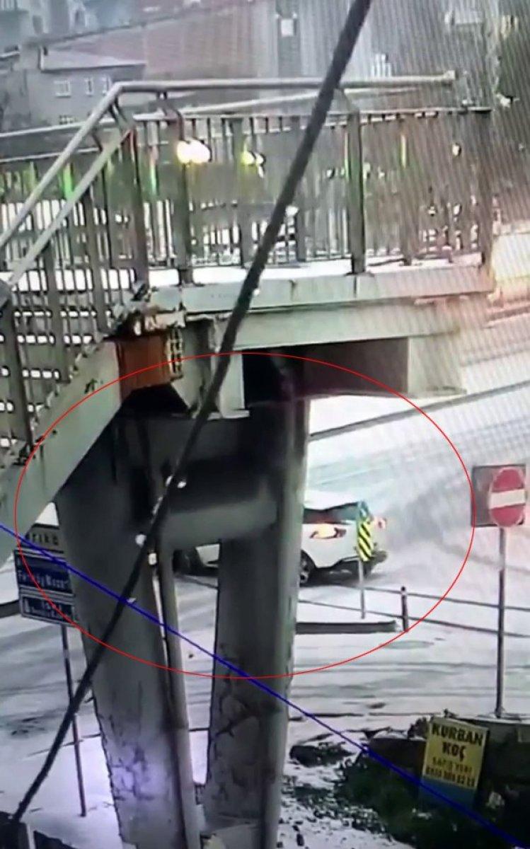 Şişli’de kayan aracın refüje çarpması kamerada