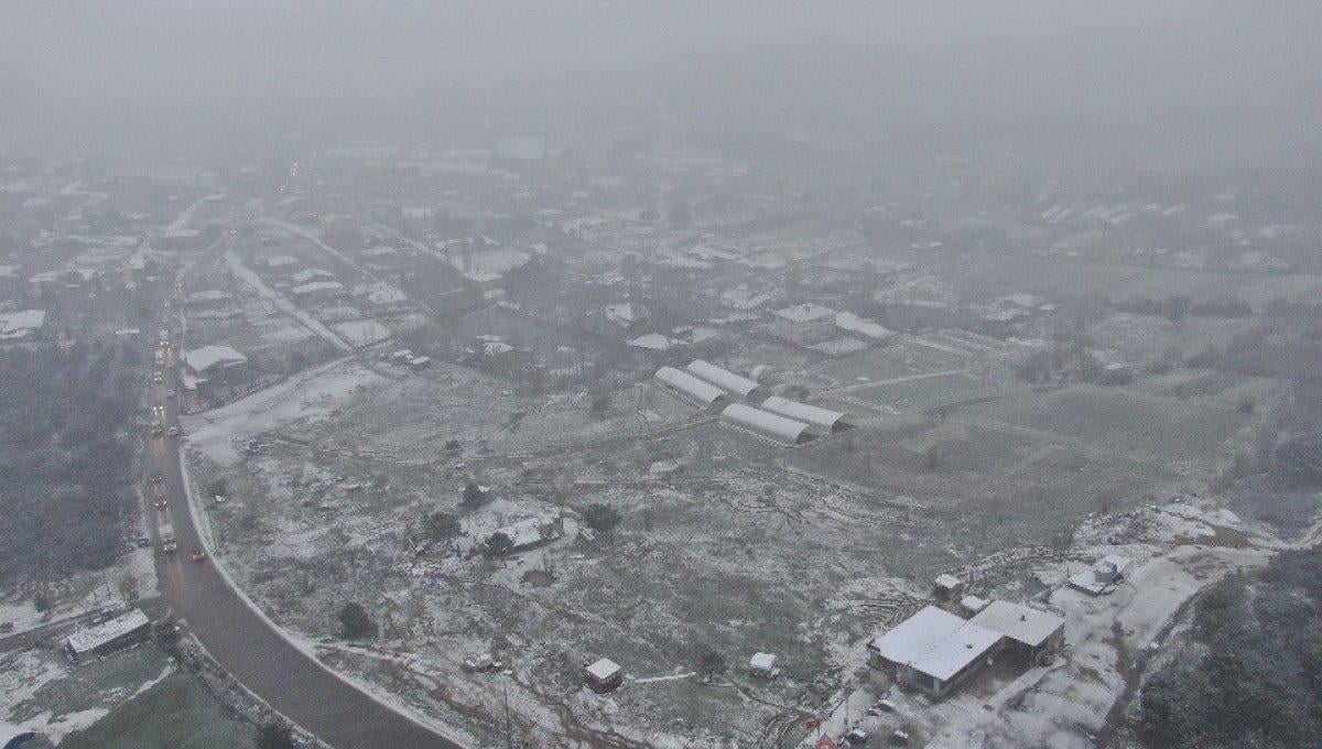İstanbul'da kar yağışı etkisini gösterdi