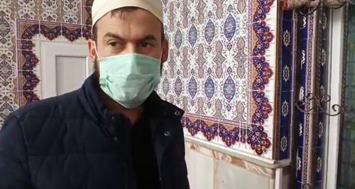 Bursa’da camide doğum yapan kediye cemaat sahip çıktı