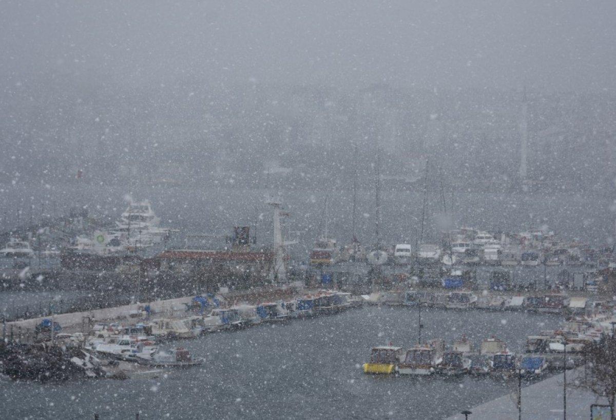 Çanakkale'de kar yağışı